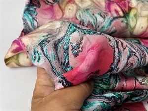 Fastvævet viscose - silky print i marmoreret mønster